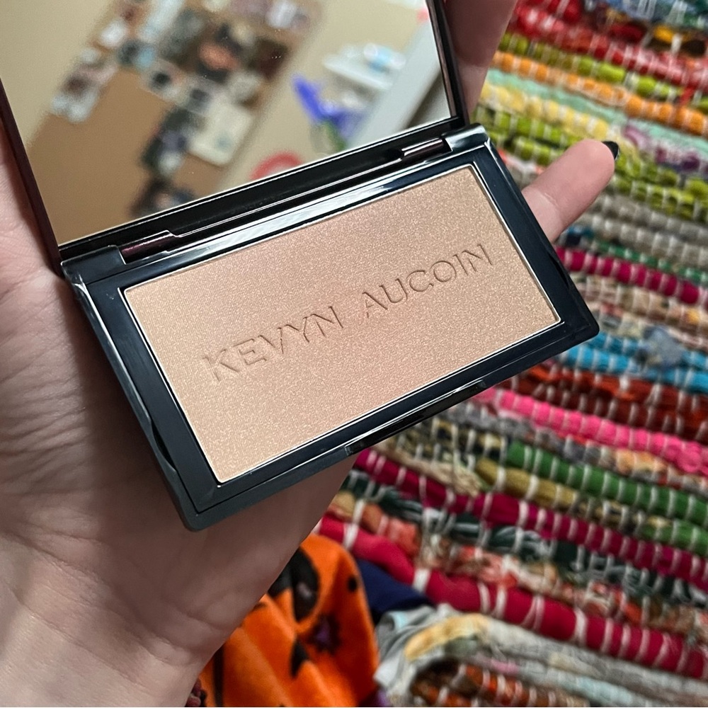 NEW Kevyn Aucoin The Neo Highlighter